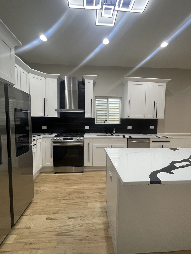 3032 E 79th Place