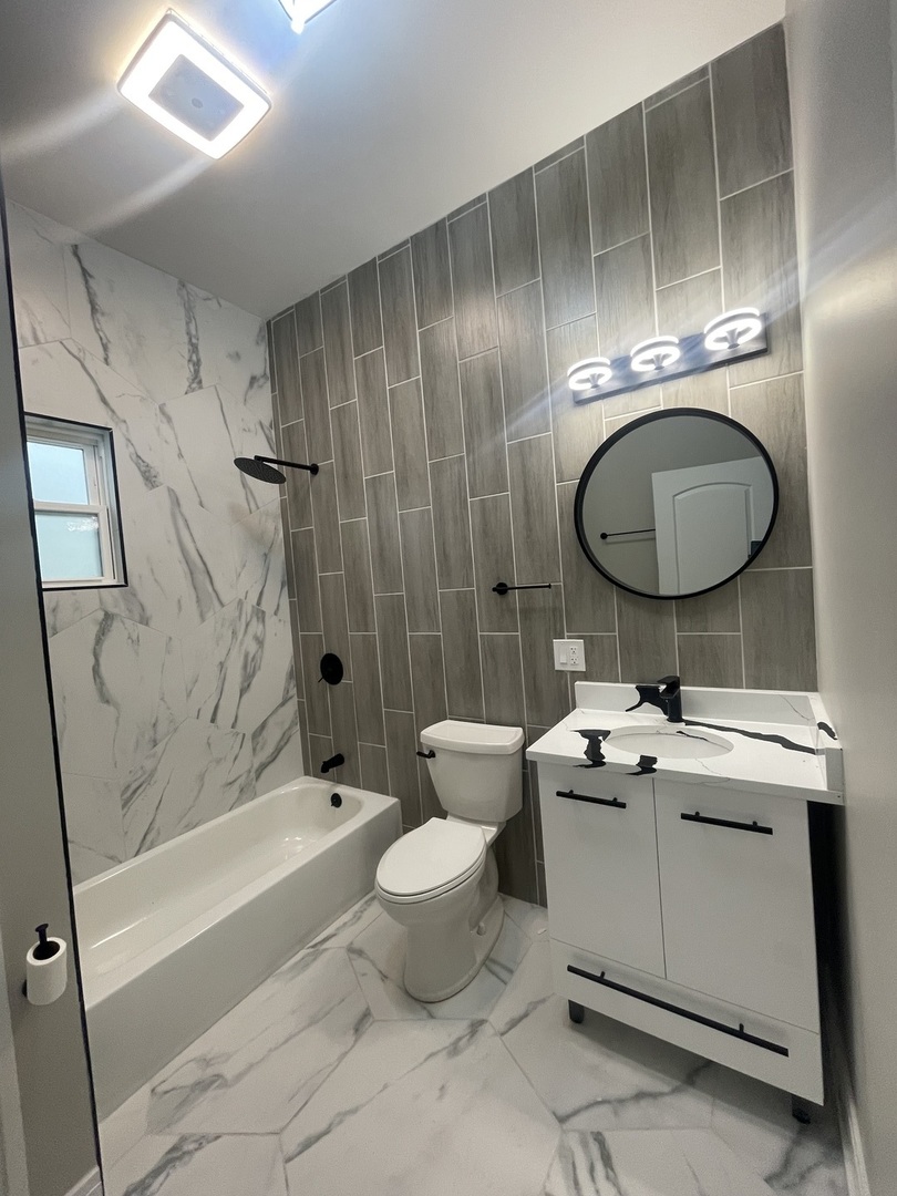 3032 E 79th Place