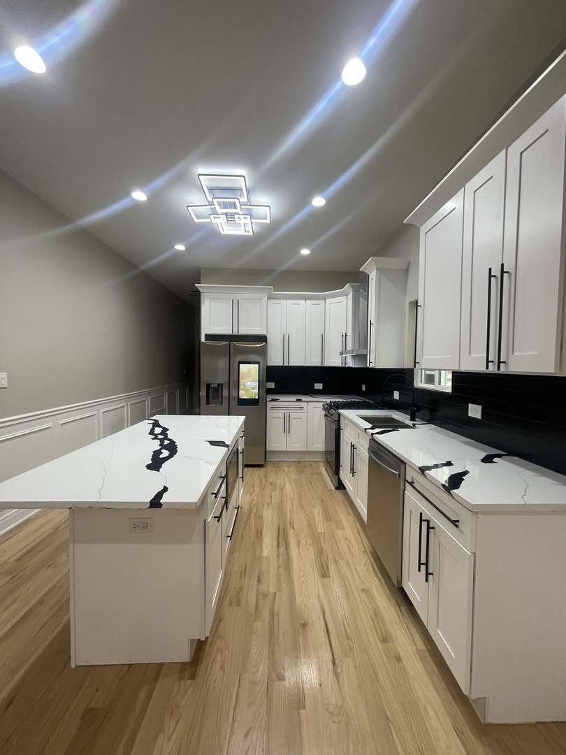 3032 E 79th Place
