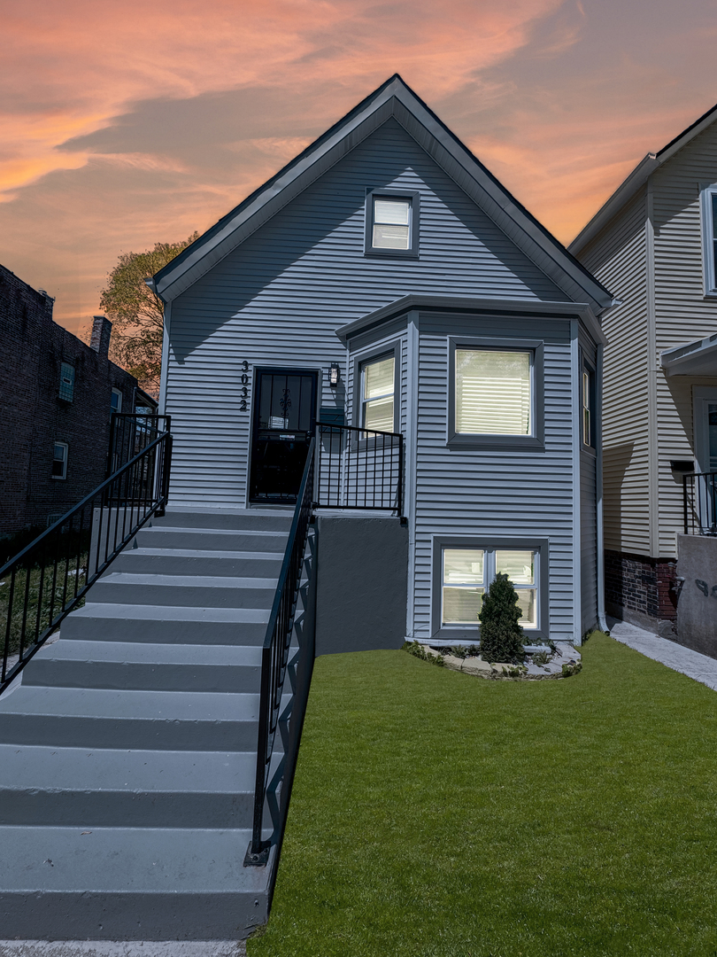 3032 E 79th Place