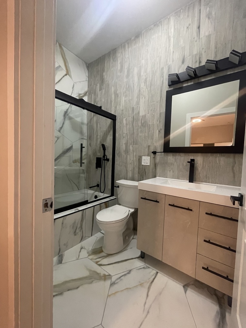 3032 E 79th Place