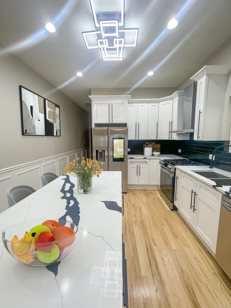 3032 E 79th Place