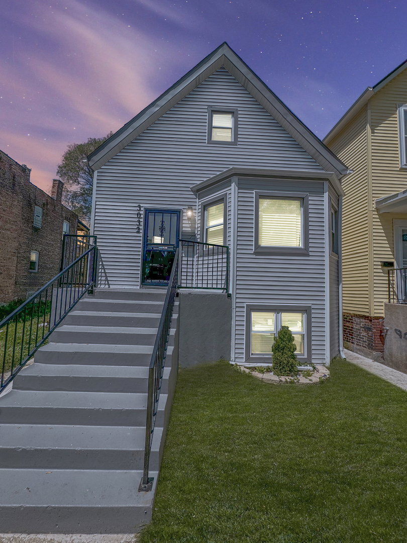 3032 E 79th Place