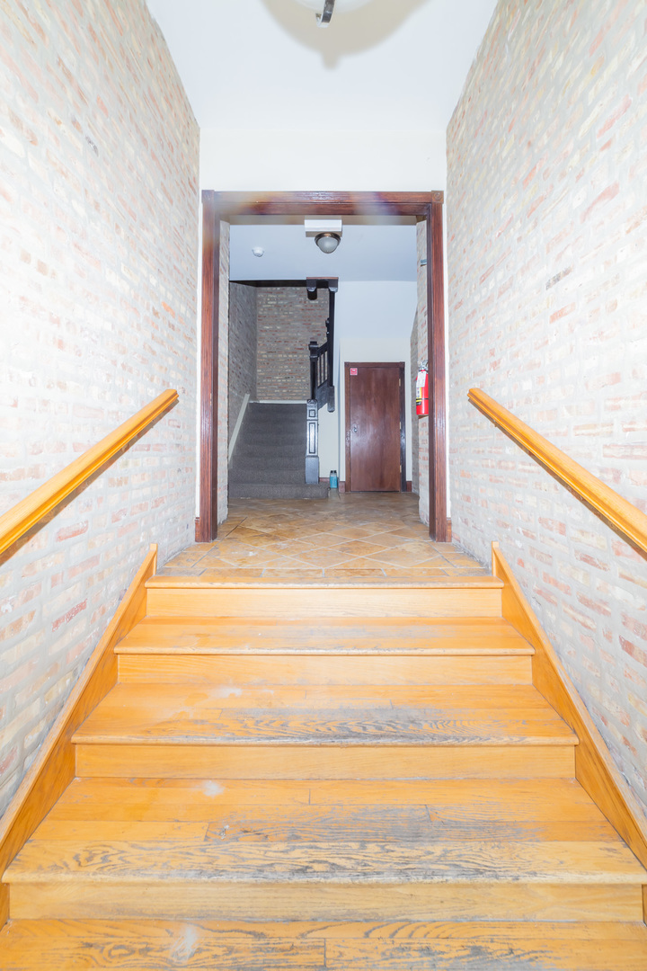 5336 S Prairie Avenue Unit: 1N