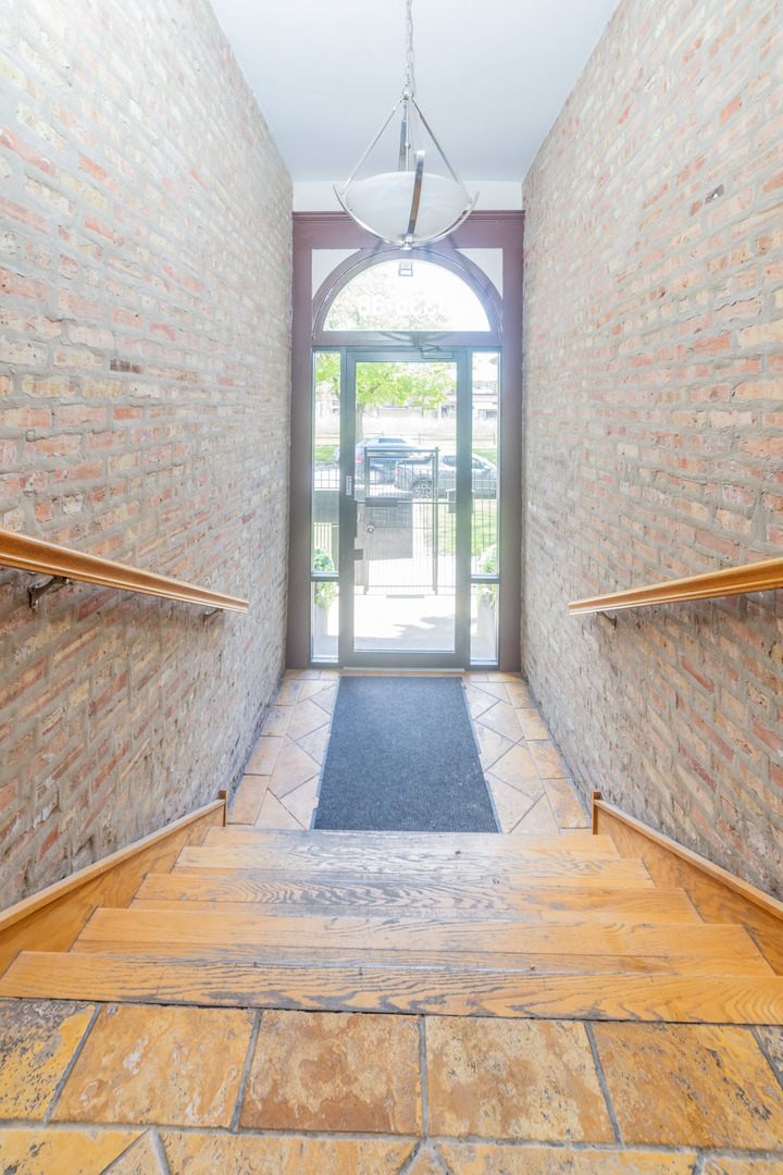 5336 S Prairie Avenue Unit: 1N