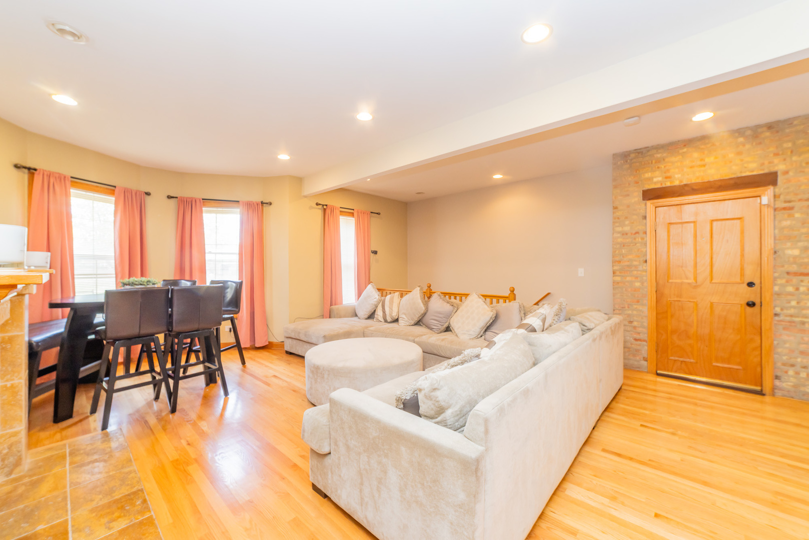 5336 S Prairie Avenue Unit: 1N