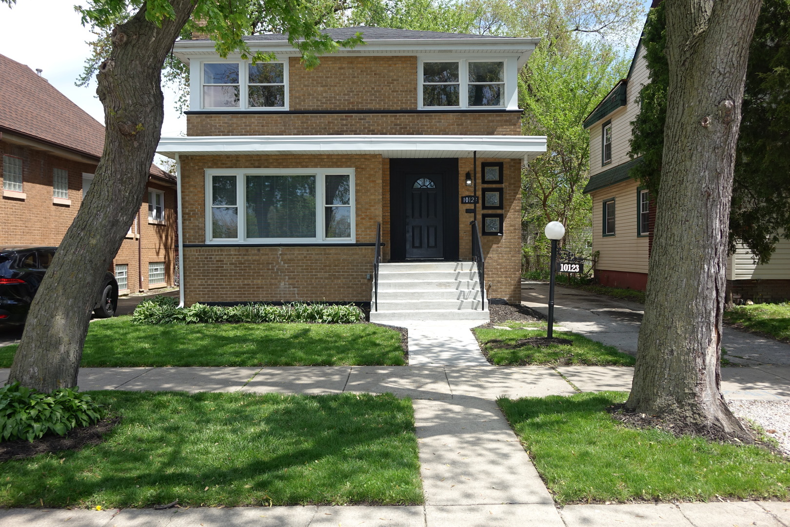 10123 S Lafayette Avenue