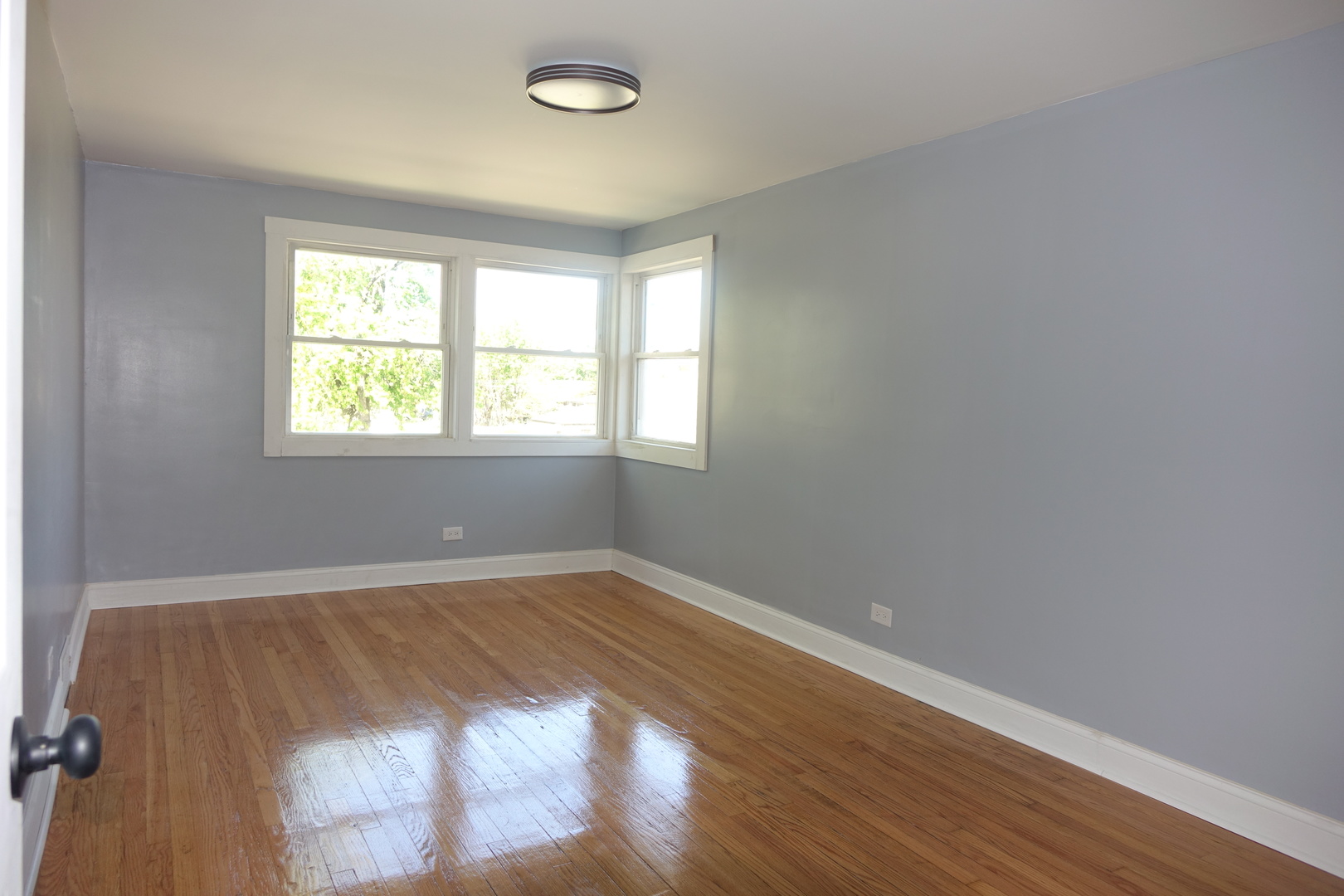 10123 S Lafayette Avenue
