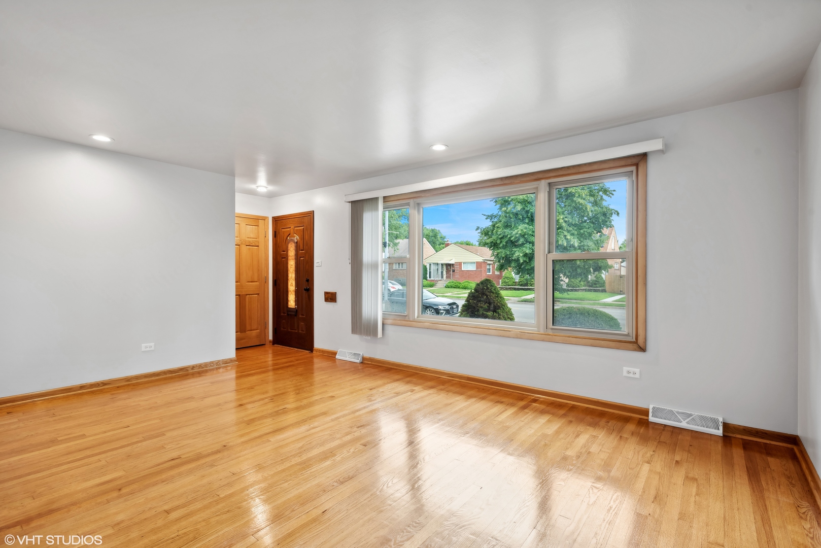 2844 W 83rd Street