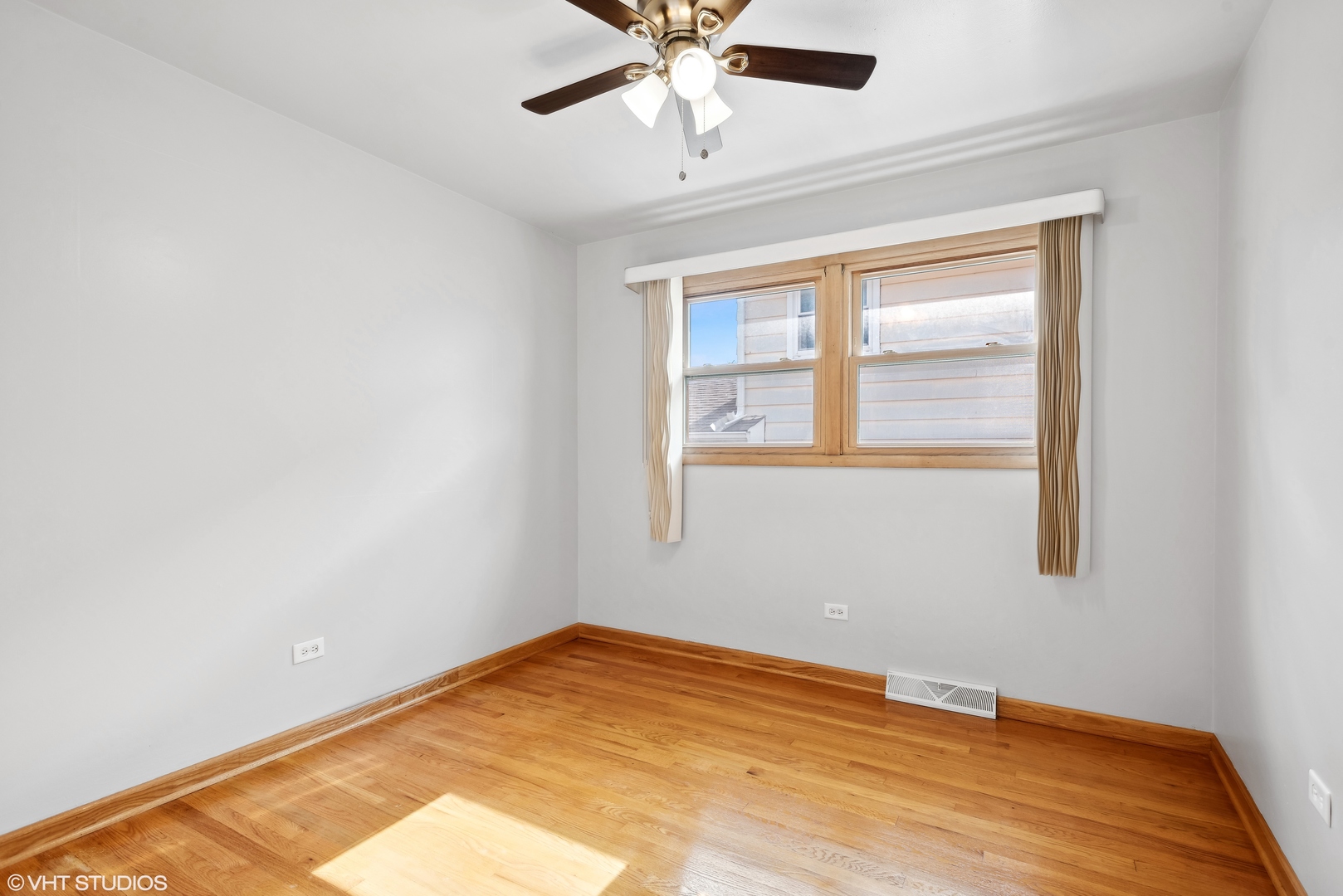 2844 W 83rd Street