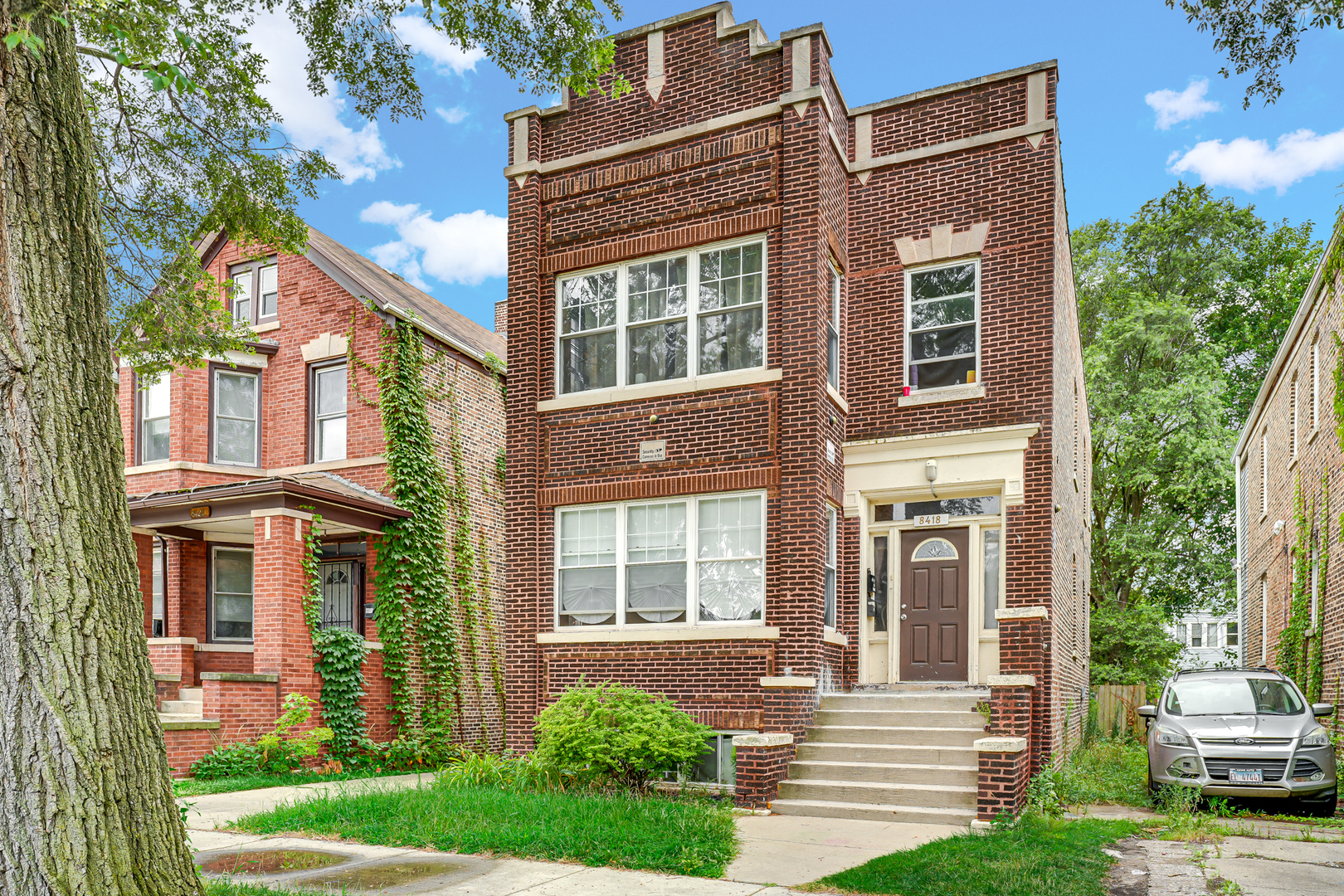 8418 S Escanaba Avenue
