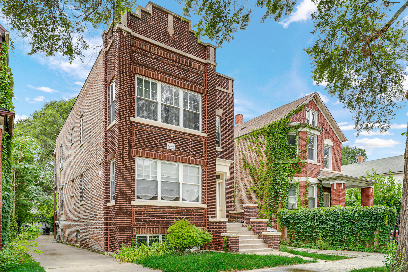 8418 S Escanaba Avenue