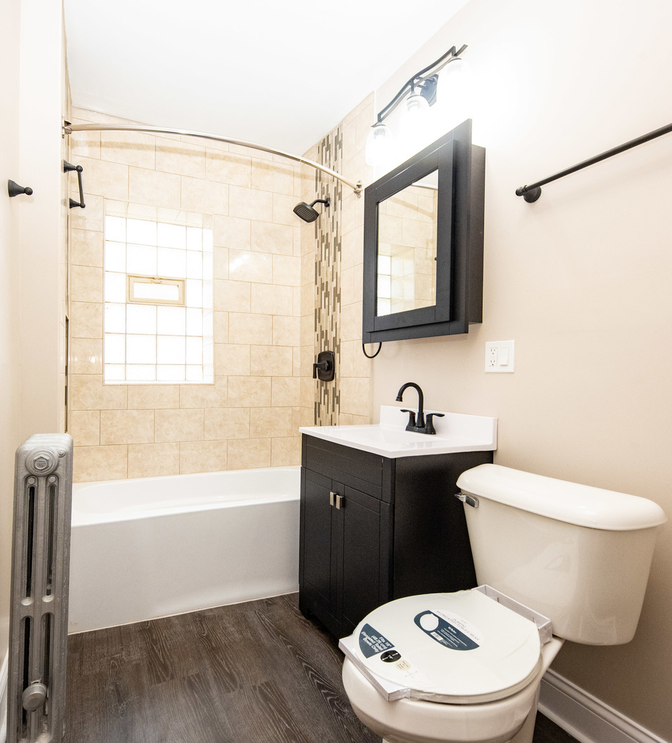 9210 S Loomis Street