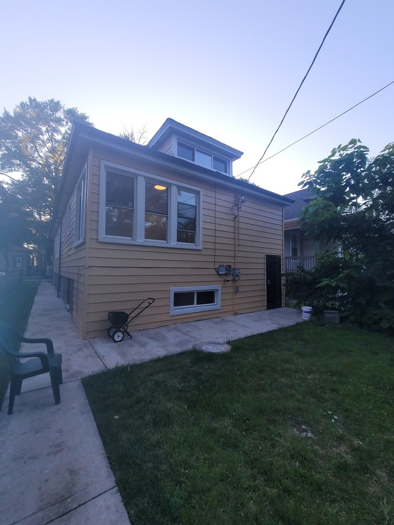8633 S Marquette Avenue