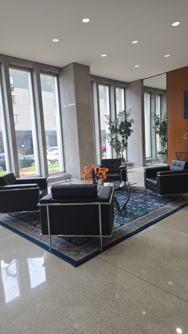 4800 S Chicago Beach Drive Unit: 1504S