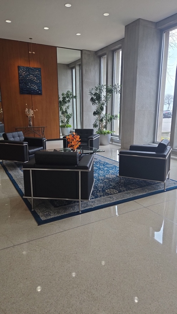 4800 S Chicago Beach Drive Unit: 1504S