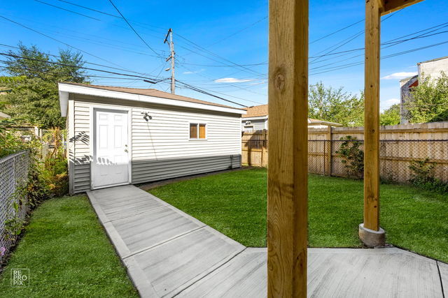 6950 S Vernon Avenue Unit: 1