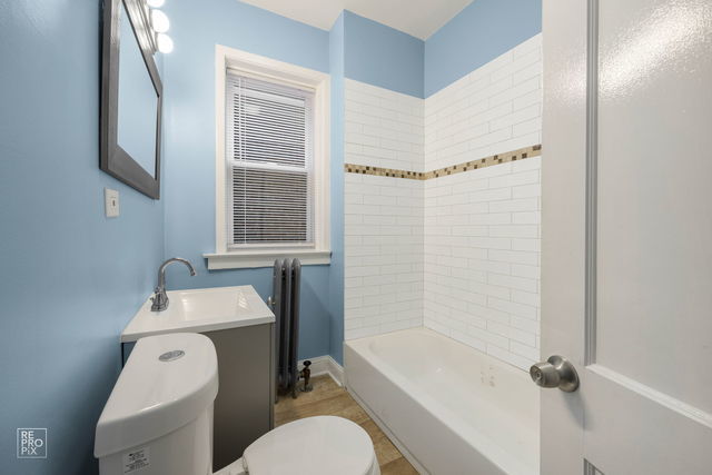 6950 S Vernon Avenue Unit: 1