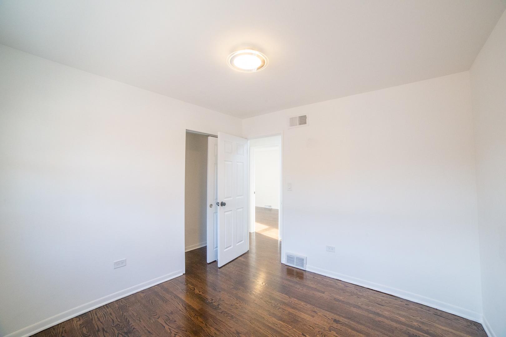 1035 W 109th Place