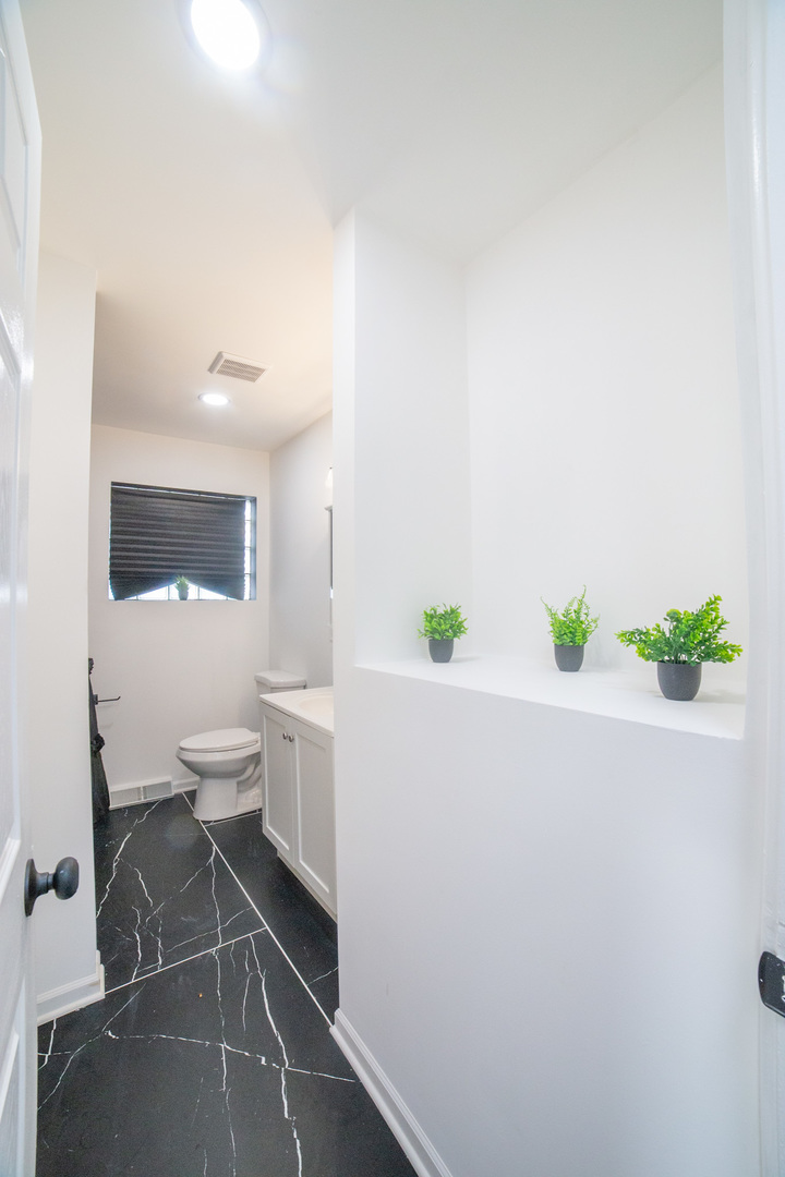 1035 W 109th Place