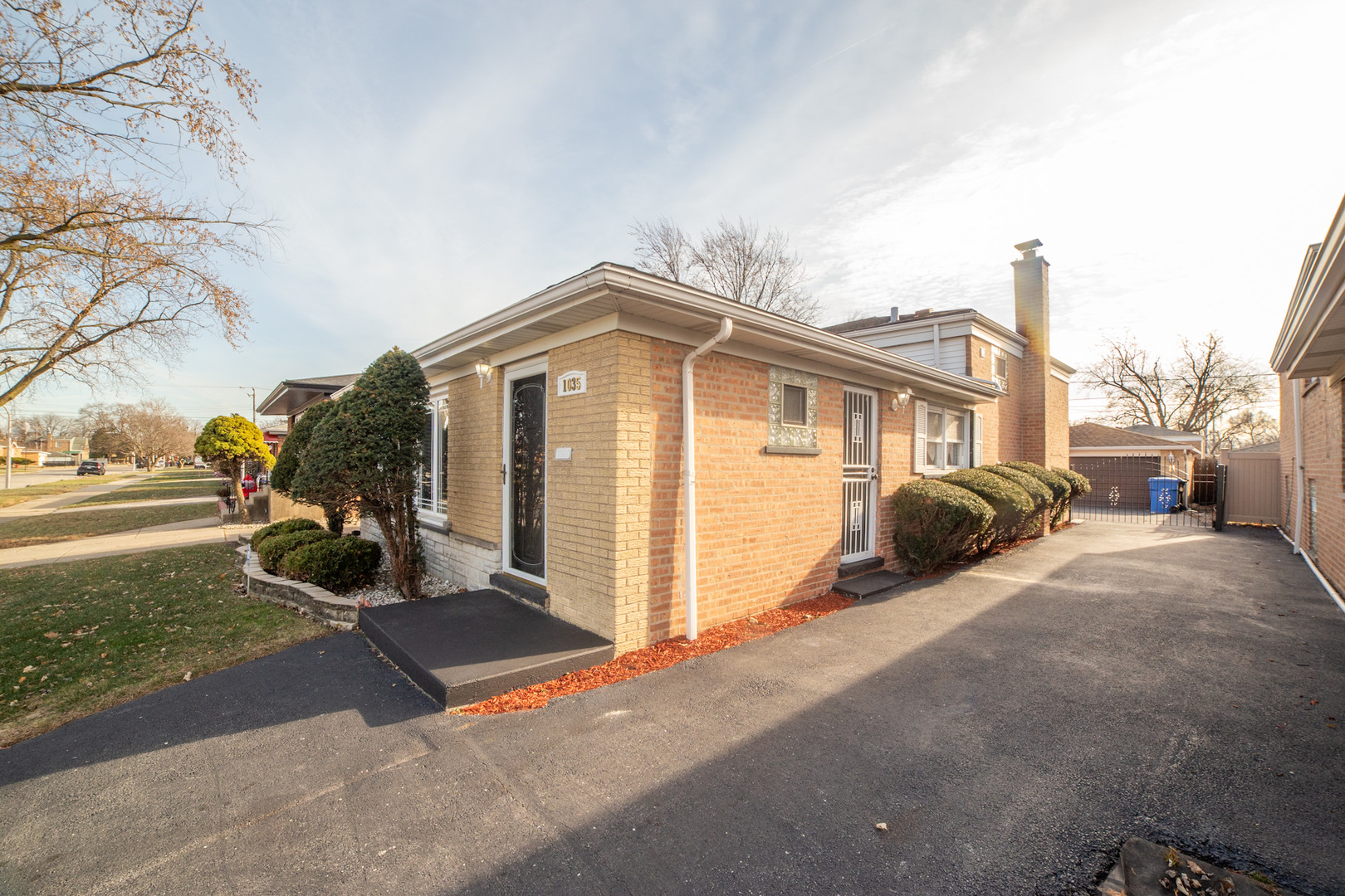 1035 W 109th Place