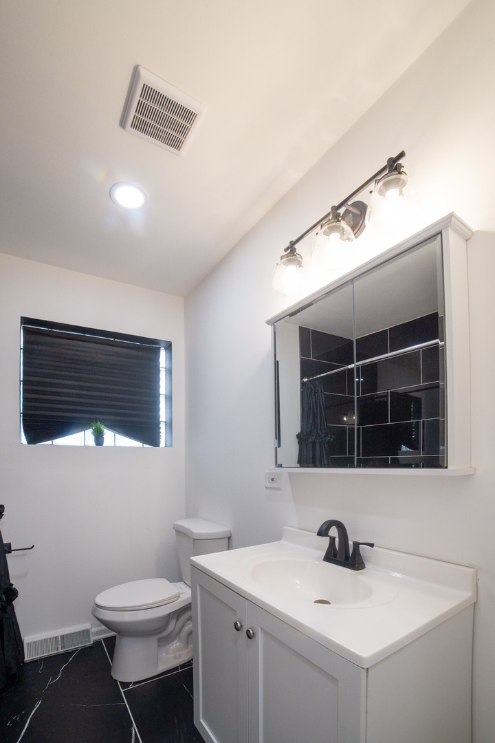 1035 W 109th Place