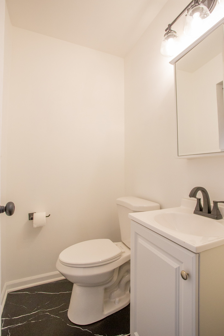 1035 W 109th Place