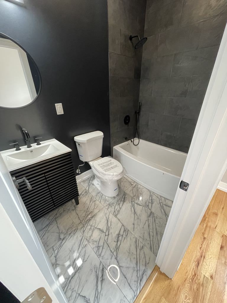 6616 S University Avenue Unit: 2