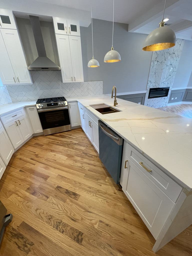 6616 S University Avenue Unit: 2