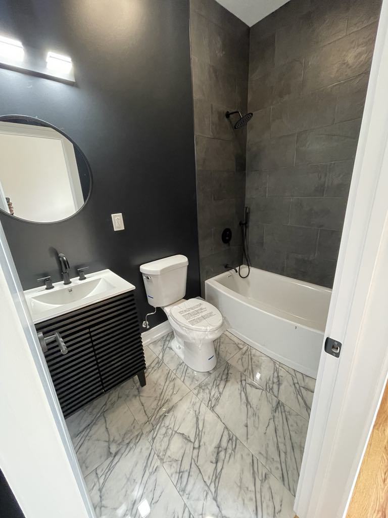 6616 S University Avenue Unit: 2