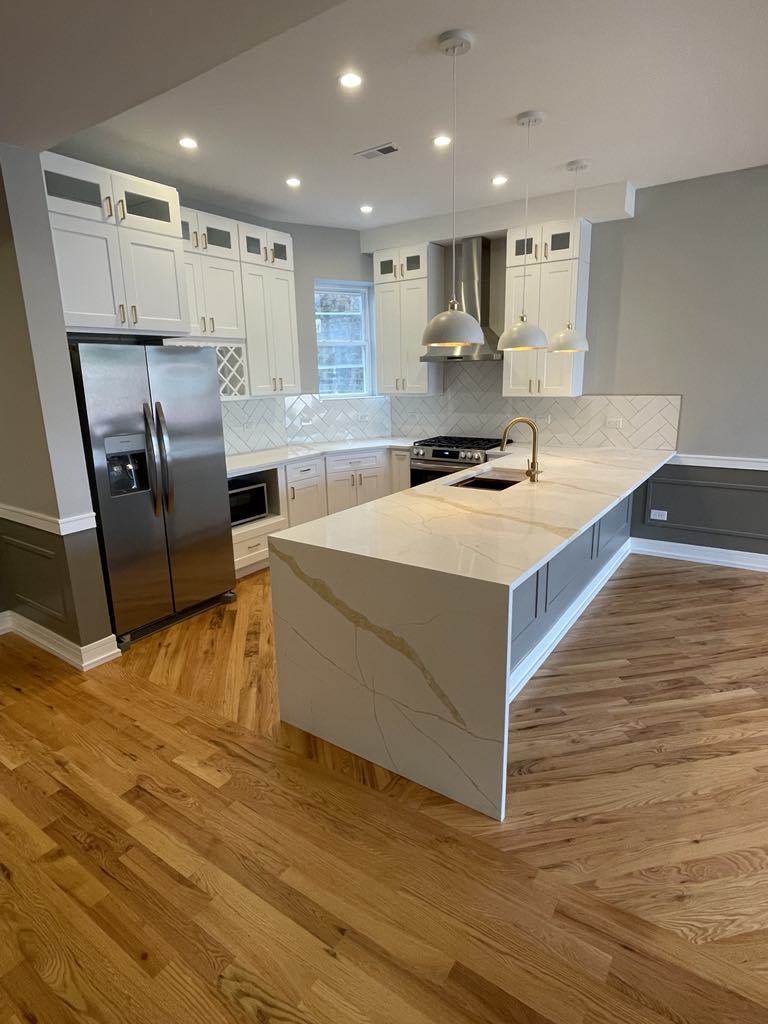 6618 S University Avenue Unit: 3
