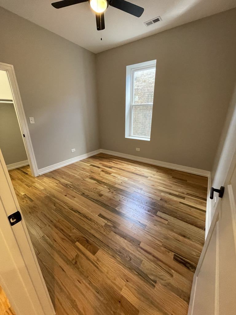 6618 S University Avenue Unit: 3