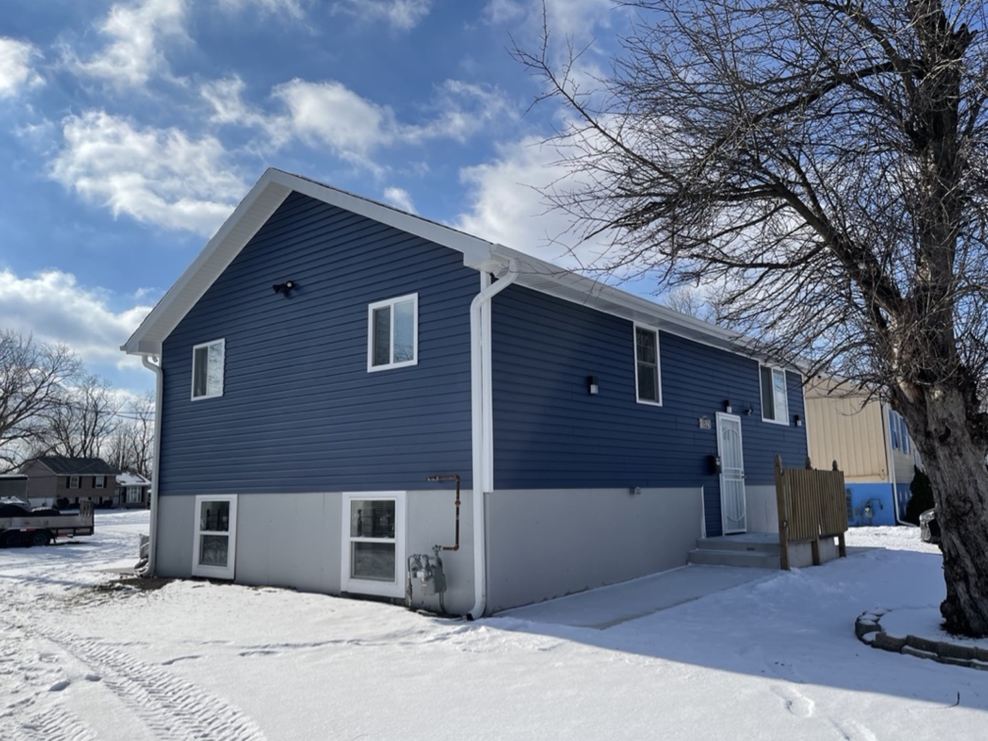 1529 Ambassador Lane
