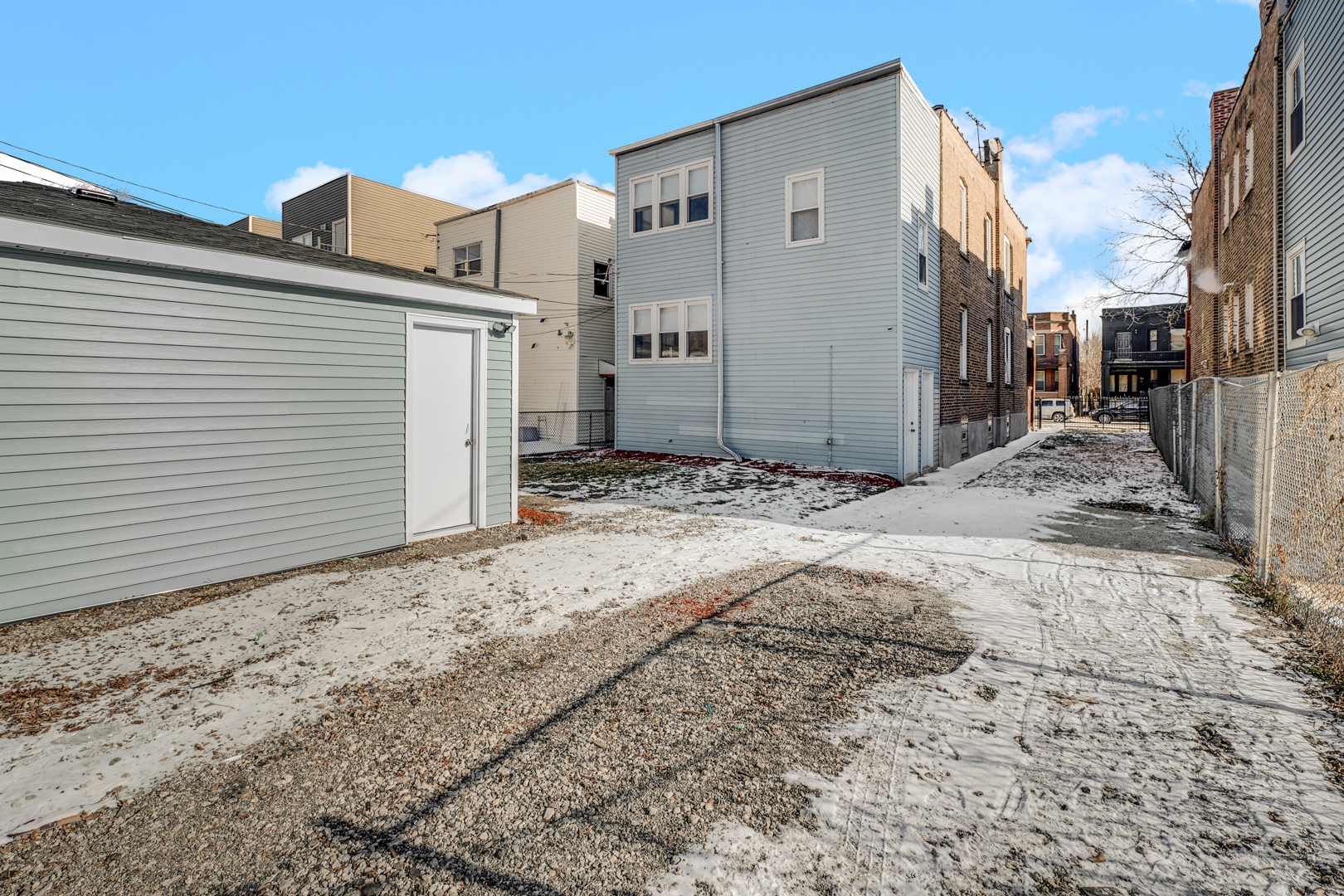 174 N Lamon Avenue