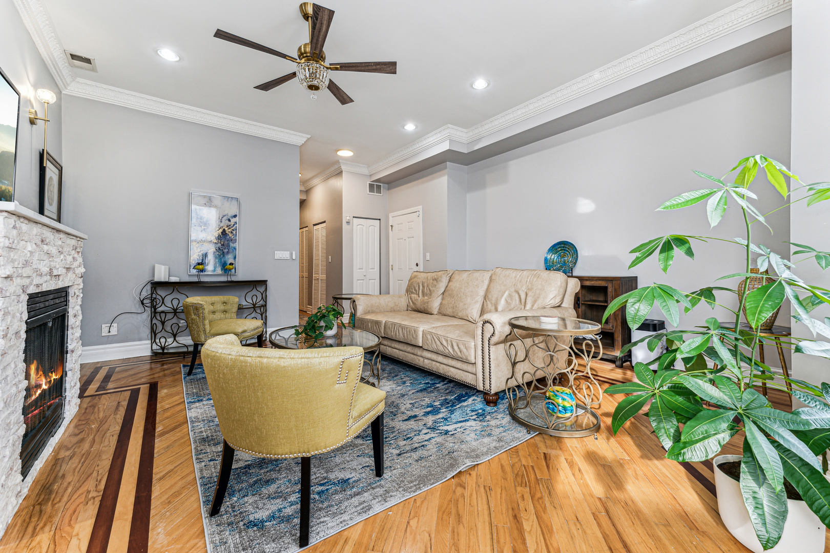 4854 S Prairie Avenue Unit: 1
