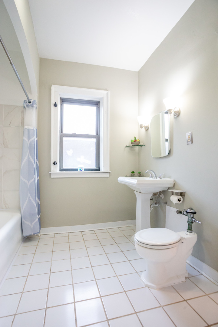 5329 S Dorchester Avenue Unit: 3A