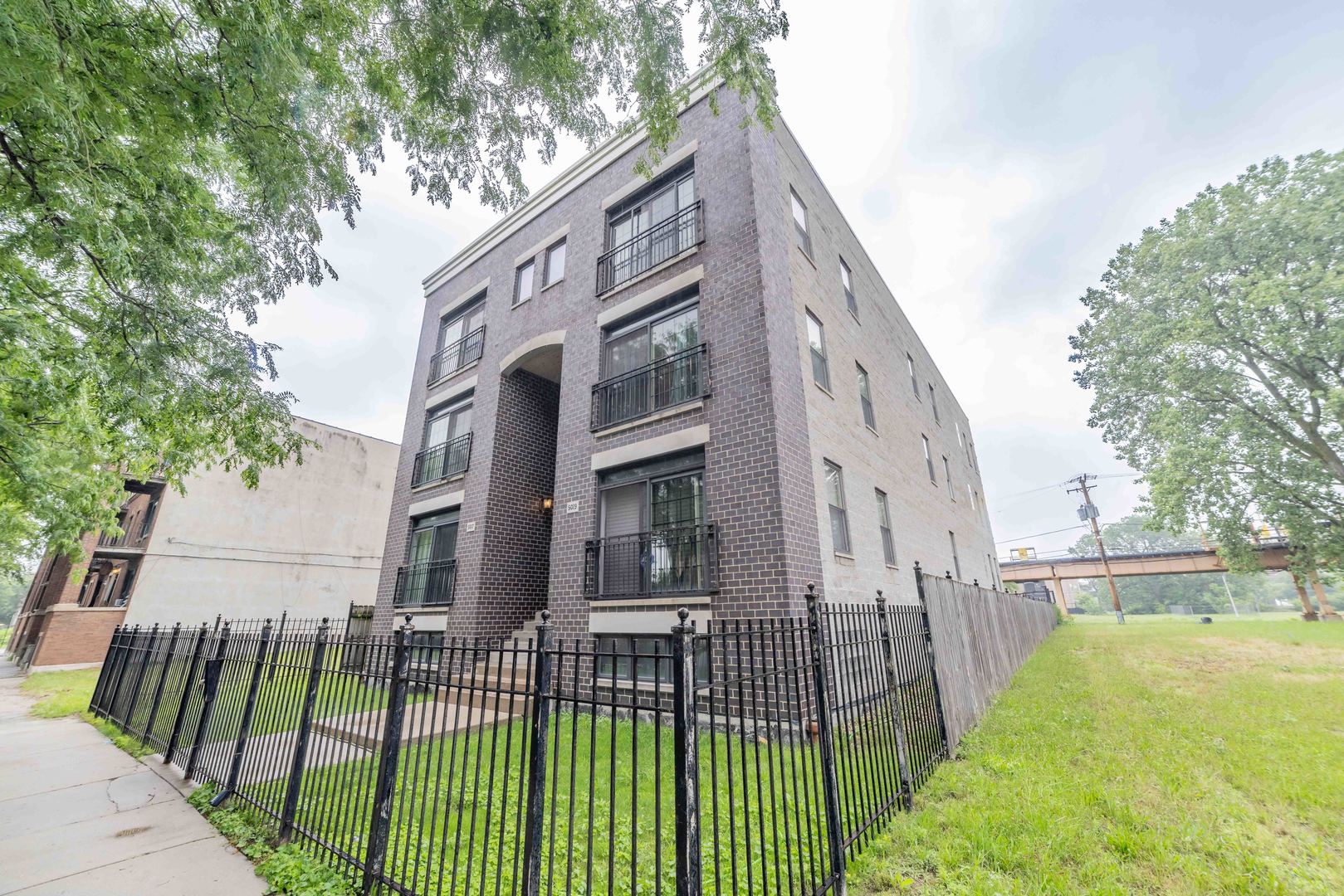 5017 S PRAIRIE Avenue Unit: 3N