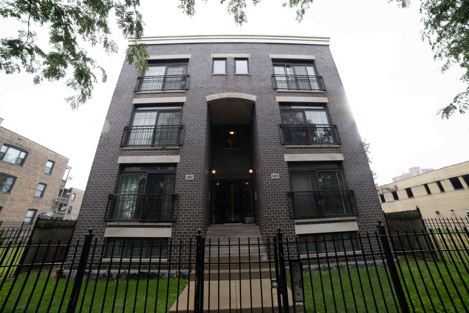 5017 S PRAIRIE Avenue Unit: 3N