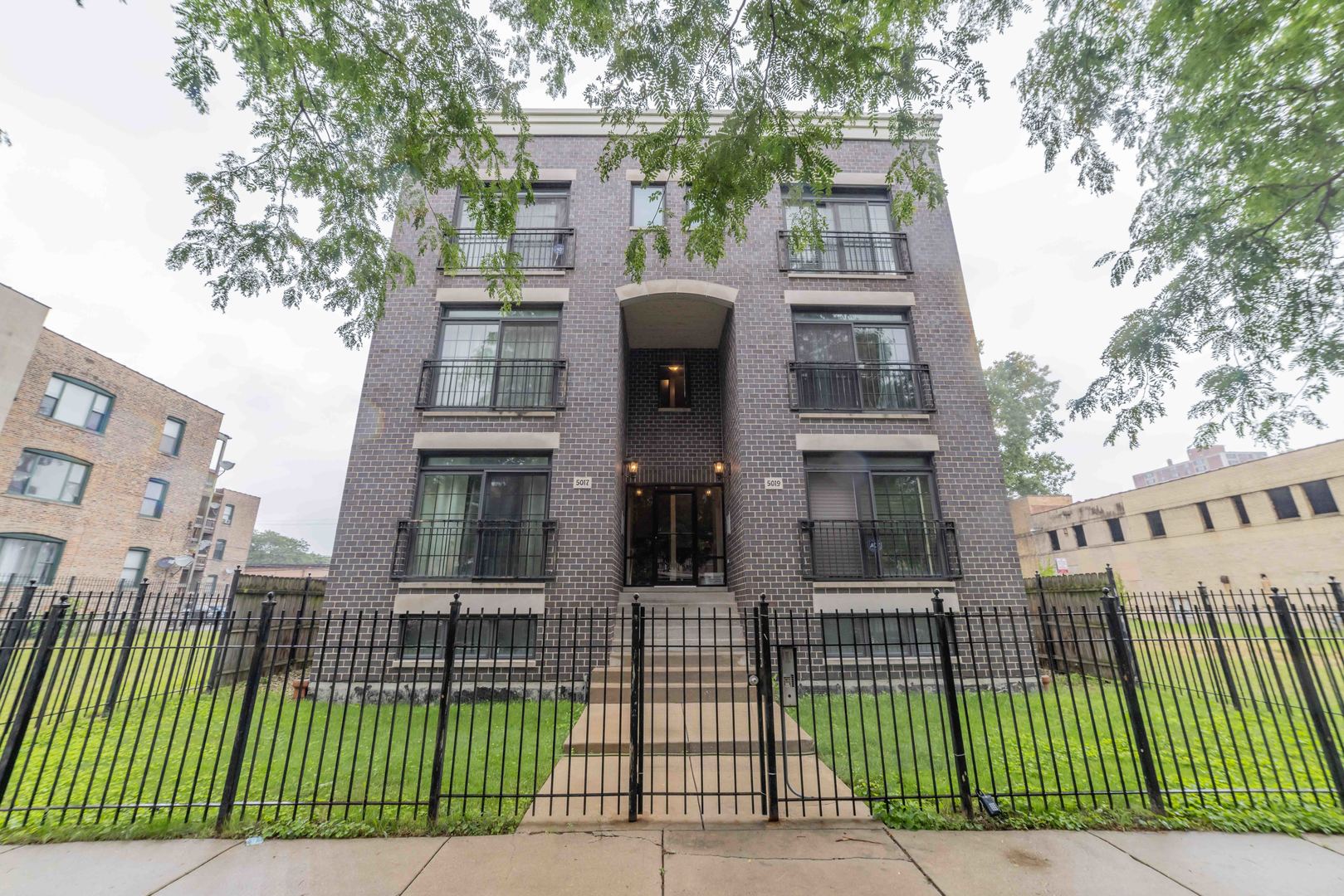 5017 S PRAIRIE Avenue Unit: 3N
