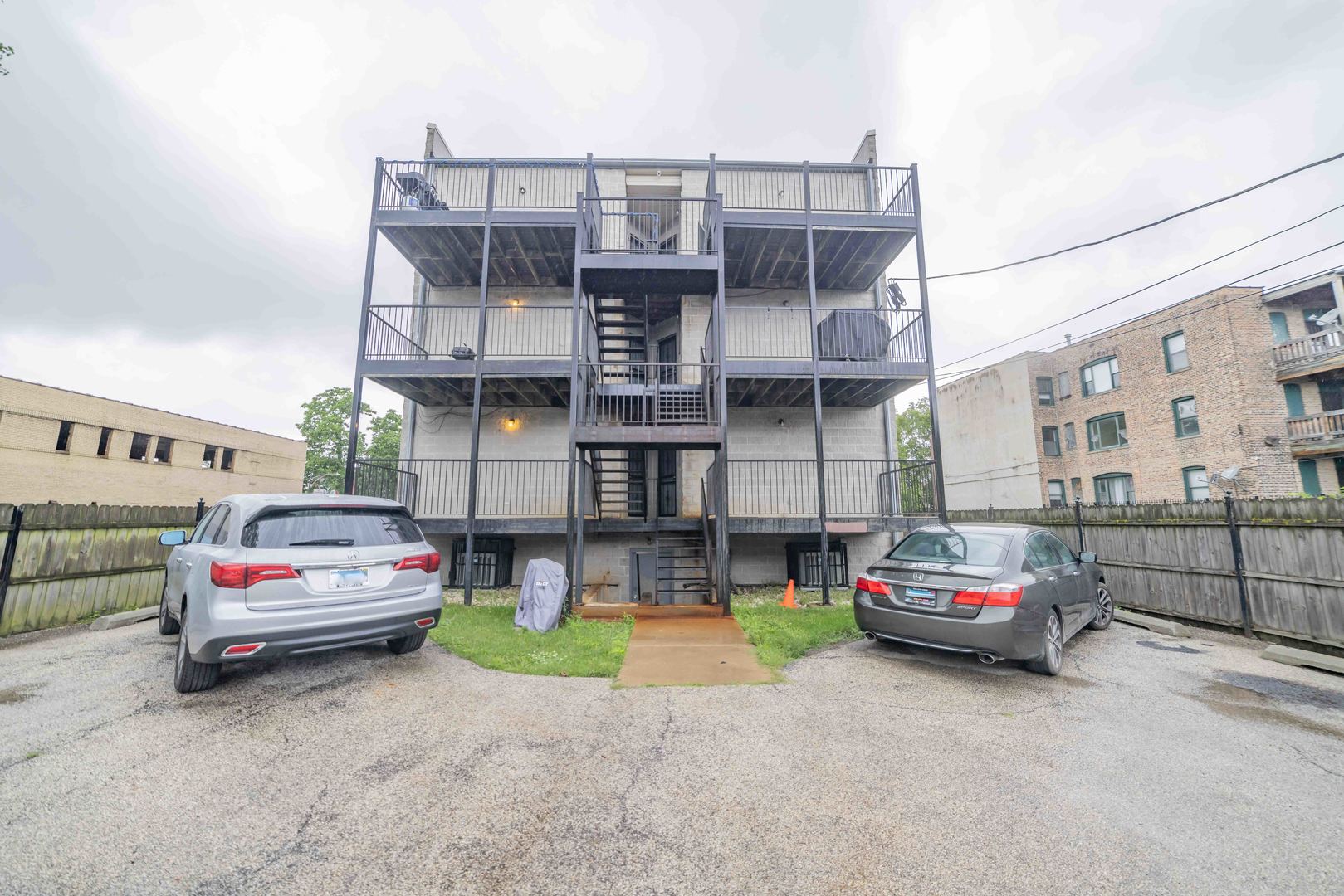 5017 S PRAIRIE Avenue Unit: 3N