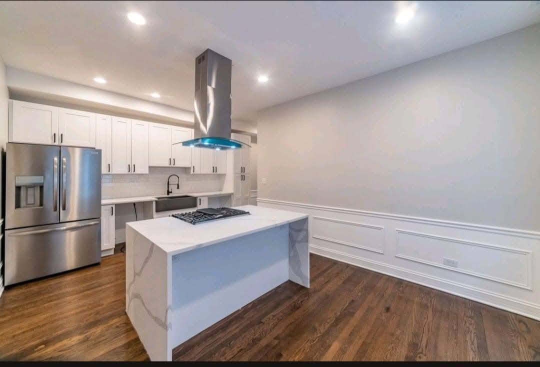 5826 S Michigan Avenue Unit: 2S