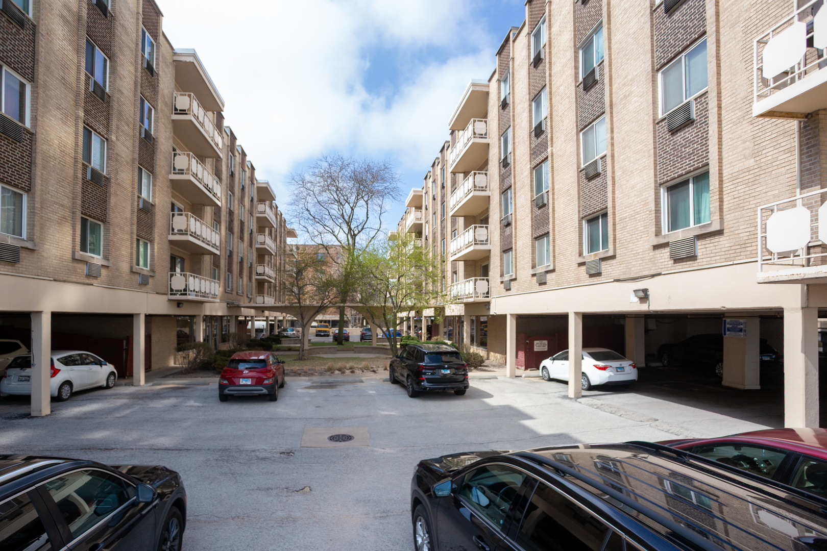 2772 E 75th Street Unit: 2FN