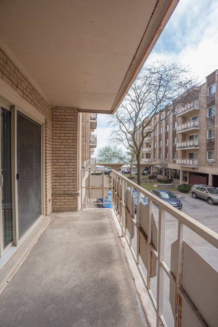 2772 E 75th Street Unit: 2FN