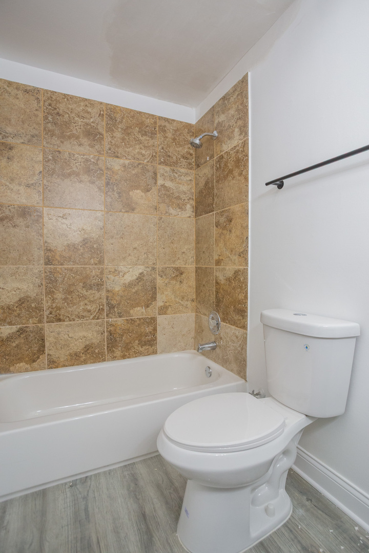 2772 E 75th Street Unit: 2FN