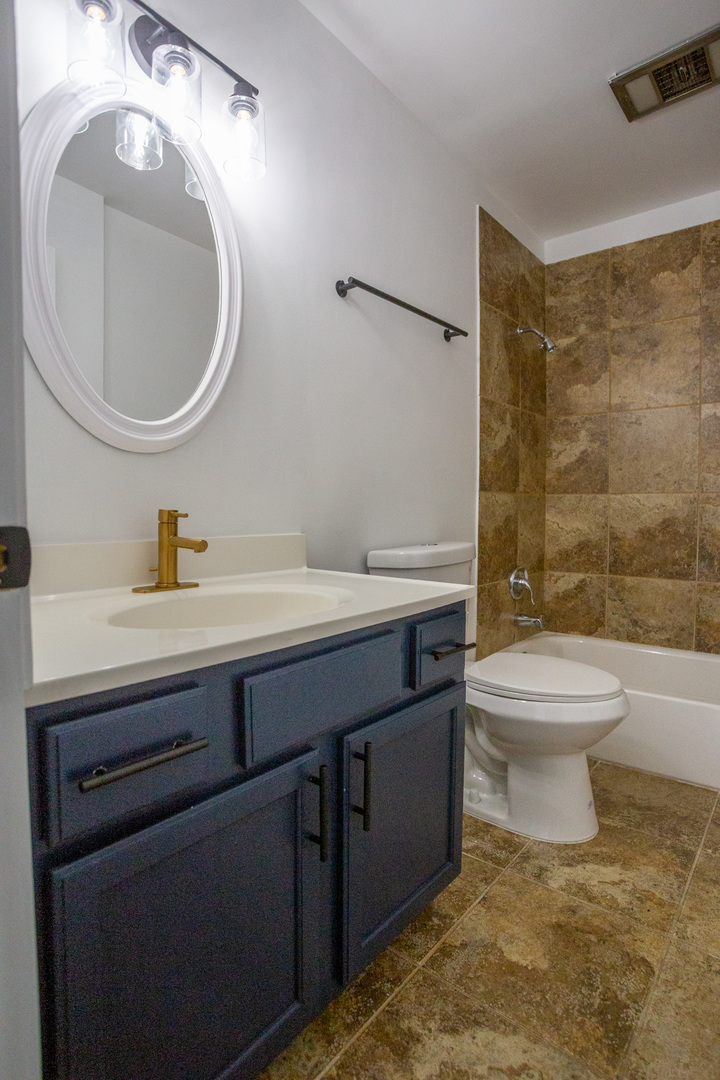 2772 E 75th Street Unit: 2FN