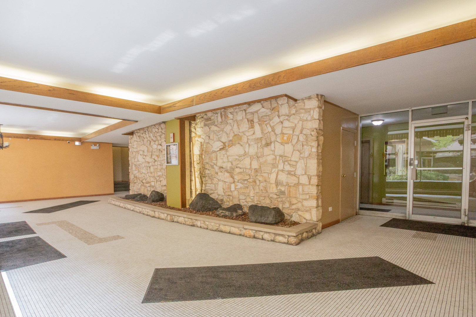 2772 E 75th Street Unit: 2FN