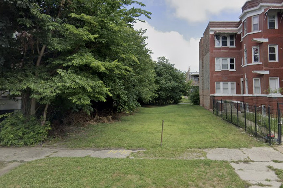 1440-42 E 66th Place