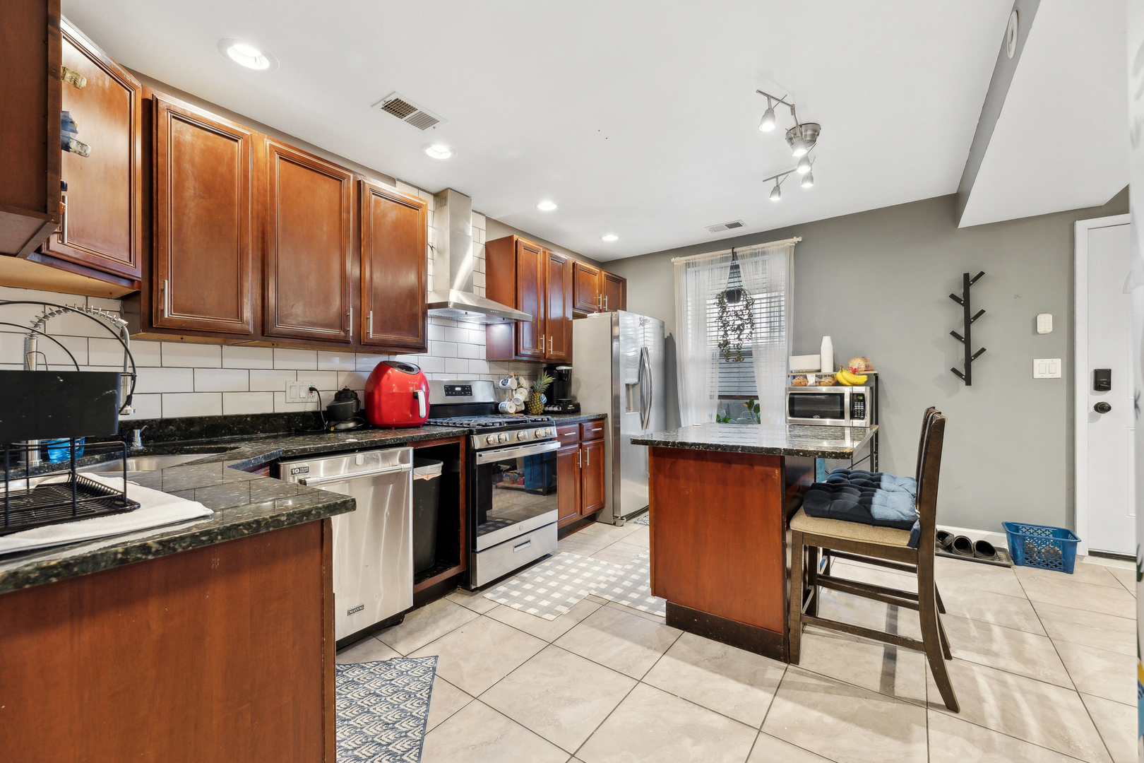 4854 S Prairie Avenue Unit: G