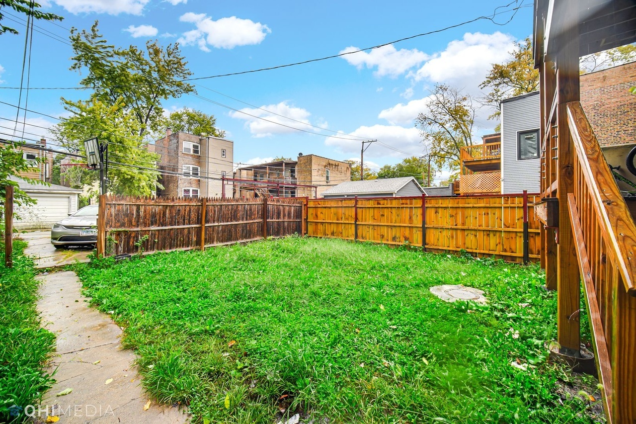 711 N Christiana Avenue