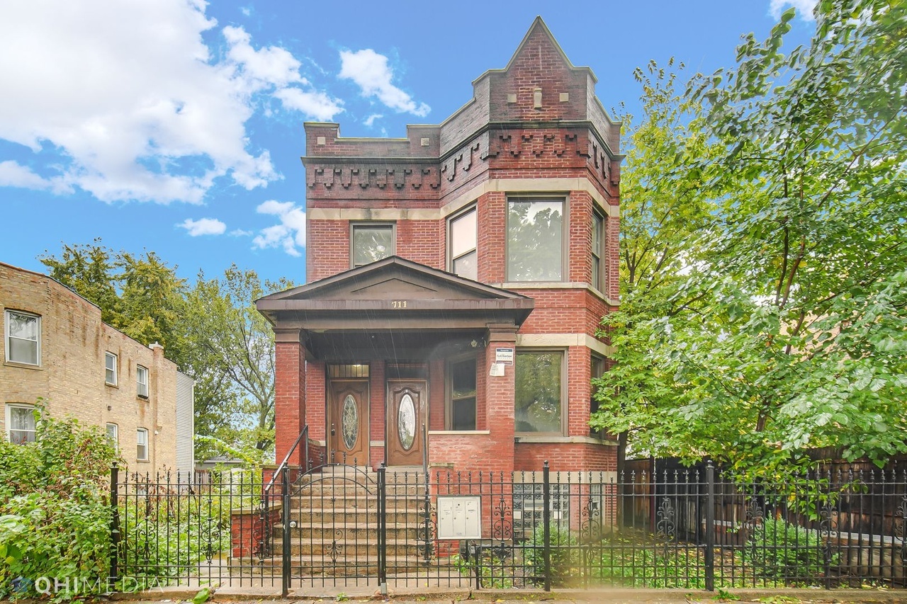 711 N Christiana Avenue